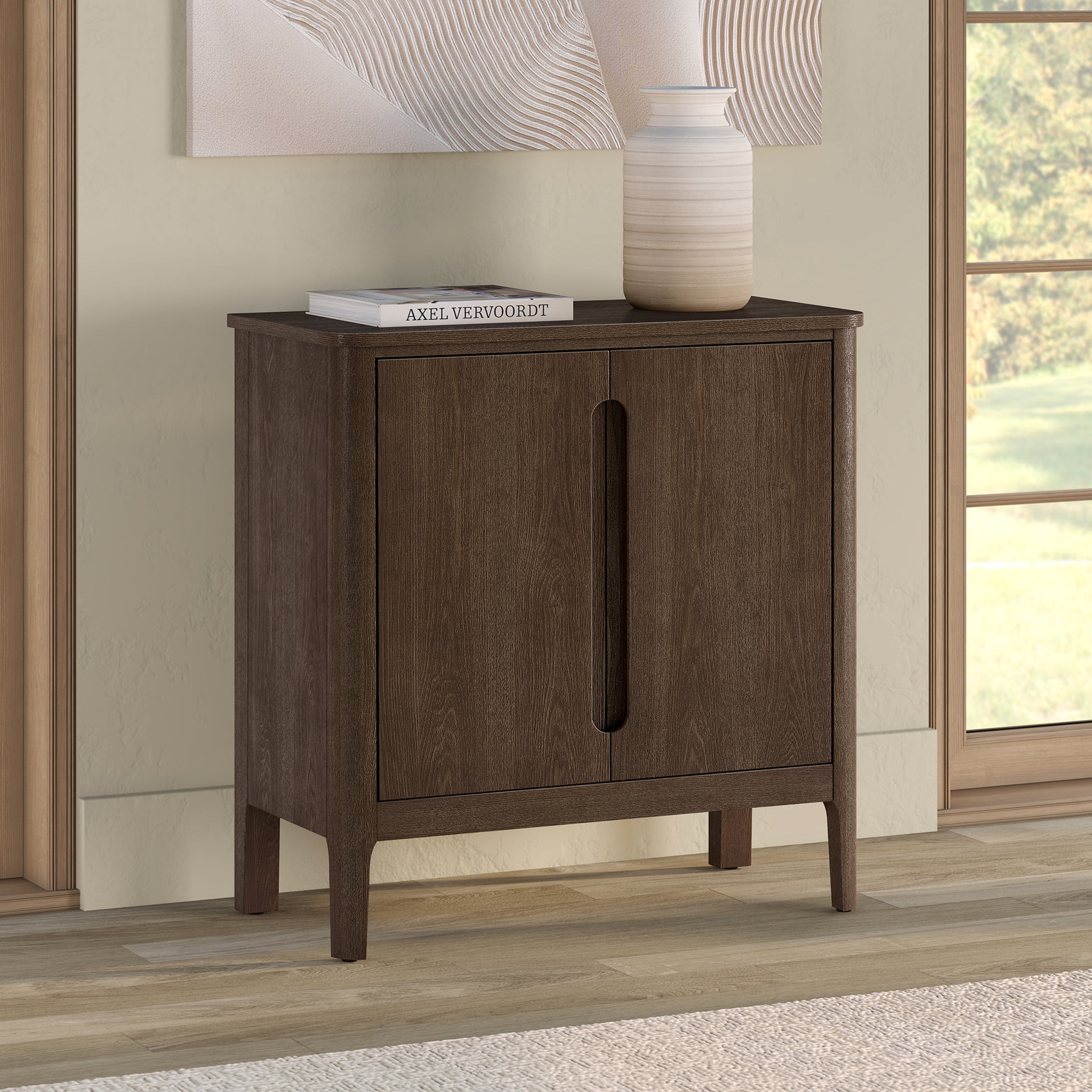 Evelyn&Zoe Modern/Contemporary 32" Wide Brown Oak Veneer Accent Cabinet