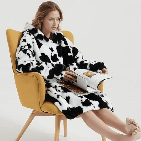 Snug Wearable Blanket Hoodie in Cow Print Look – Comfy adult snug oversized Hooded Blanket