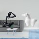 thumbnail image 2 of Figura Decorativa Abstracta De Caballo Pensador De Porcelana. Escultura Moderna Para Mesa, Estante, Escritorio, Sala De Estar, Oficina O Armario. Ideal Como Regalo De Cumpleaños., 2 of 8