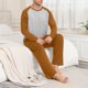 thumbnail image 4 of Conjunto de pijama informal de estilo masculino, camisa de manga larga con cuello redondo y cordón en la cintura, pantalones largos holgados para el hogar, pantalones cortos de manga corta de poliéste, 4 of 7