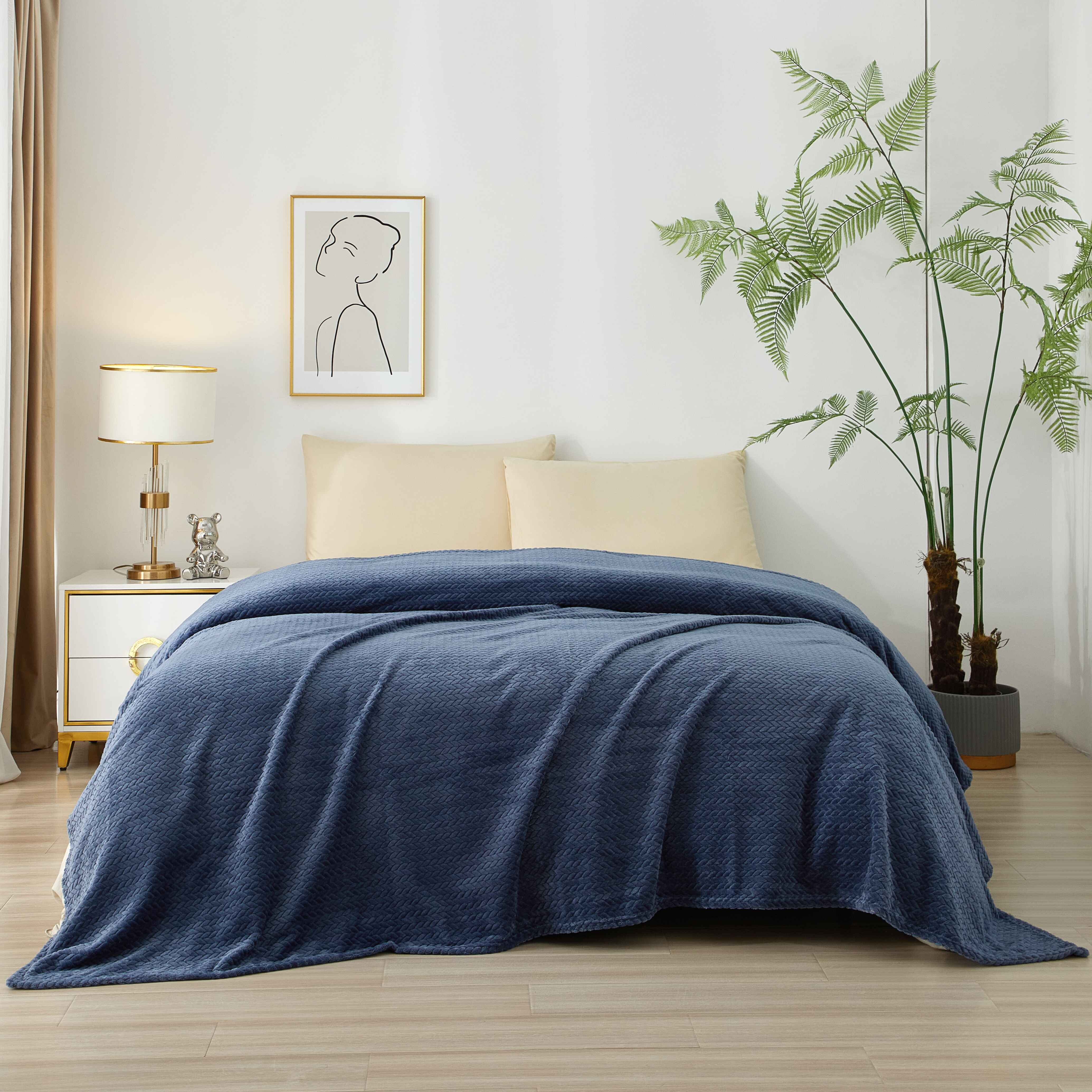Mainstays Plush Textured Blanket, Indigo, Full/Queen 90" x 90"