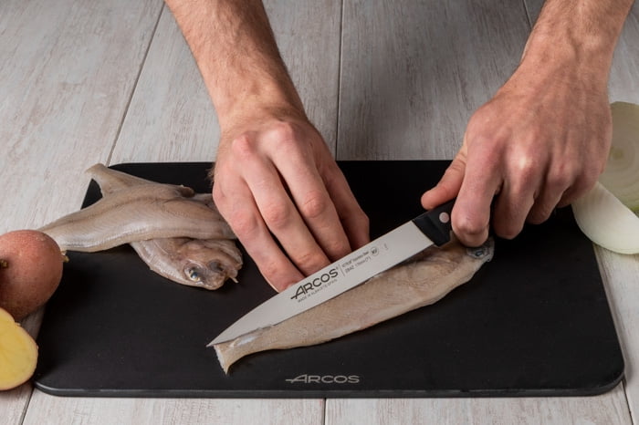 ARCOS Universal 7 inch Chef's Knife, 170 mm - Black for Walmart USA