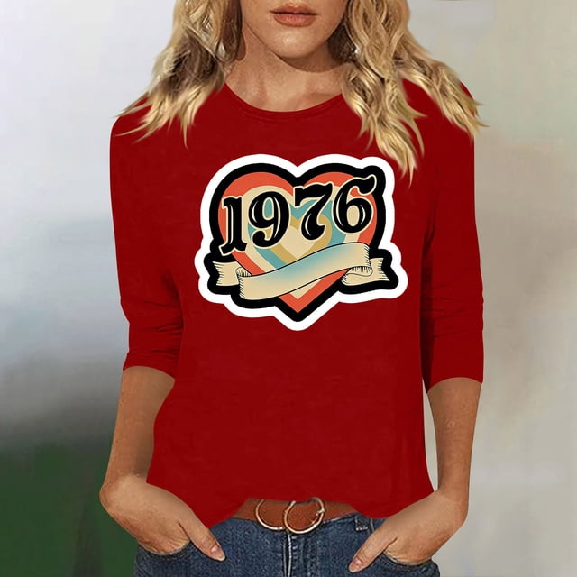 Uootdi Hauts pour Femmes Manches 3/4 Col Ras du Cou 1976 Imprimé Arc-en-Ciel Rétro Coupe Décontractée T-Shirts Nostalgiques pour Escapade d'Été Cadeau
