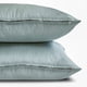 thumbnail image 4 of Fundas de almohada lisas HomeCentric en azul oscuro (paquete de 2), 60 x 60 cm (24 x 24 pulgadas), de seda artística, para sofá, con estampado liso, estilo moderno - Azul oscuro, 4 of 5