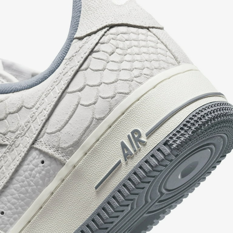 Nike Women s Air Force 1 07 Summit White 9