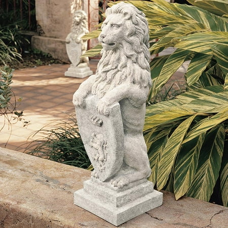 Design Toscano Beaumaris Castle Lion Sculpture