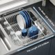 thumbnail image 4 of Escurridor de trastes sobre fregadero de acero inoxidable pequeño para encimera de cocina expandible con porta utensilios y porta vasos blanco, 4 of 7