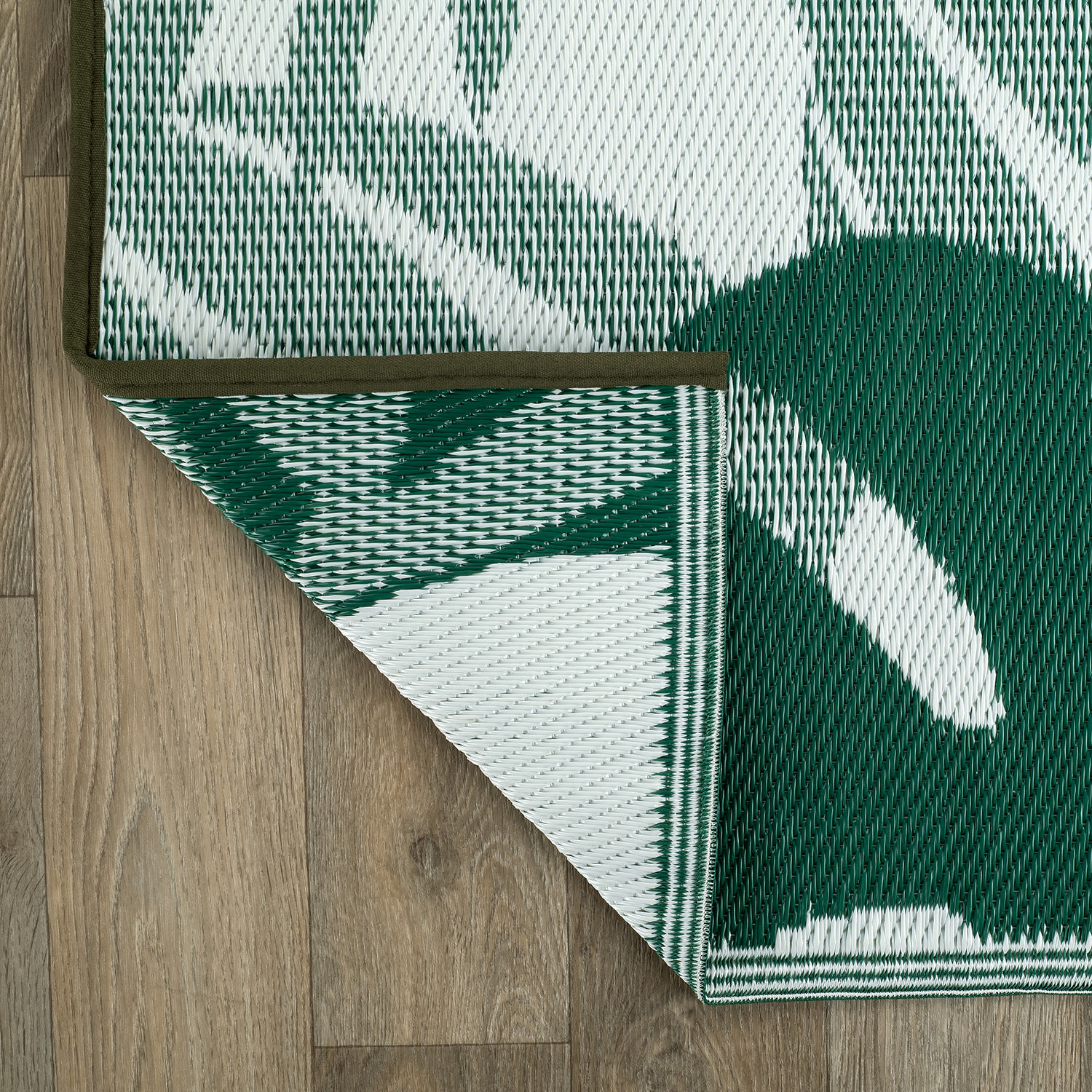World Rug Gallery Tropical Leaf Reversible Recycled Plastic Outdoor Picnic Mat, Camping Rug, RV Rug - GREEN 5'x7'