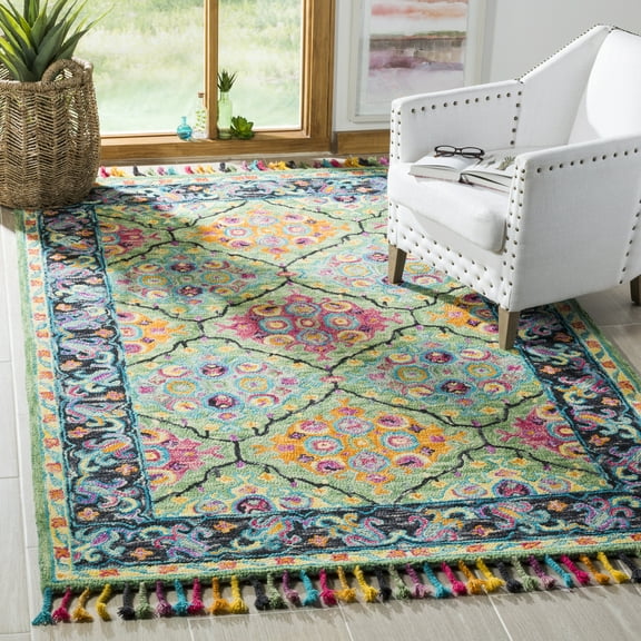 SAFAVIEH Aspen Emely Floral Wool Area Rug, Light Green/Black, 4' x 6'