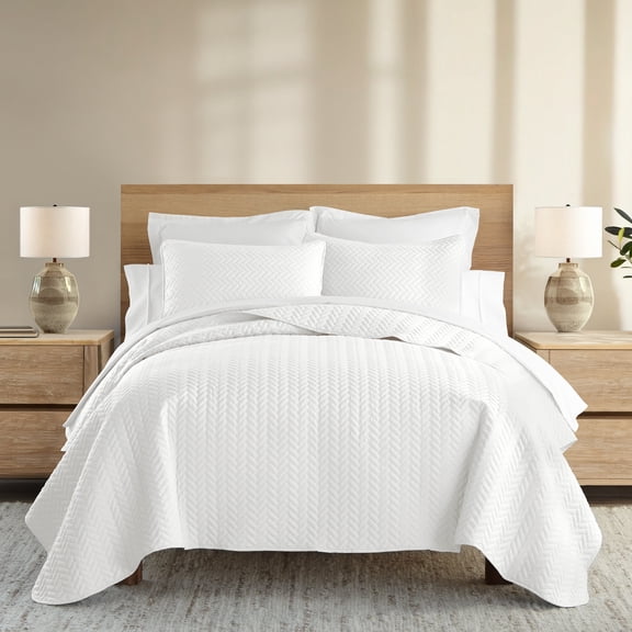 Noble Linens Premium Ultra Soft Herring Pattern Quilt Set