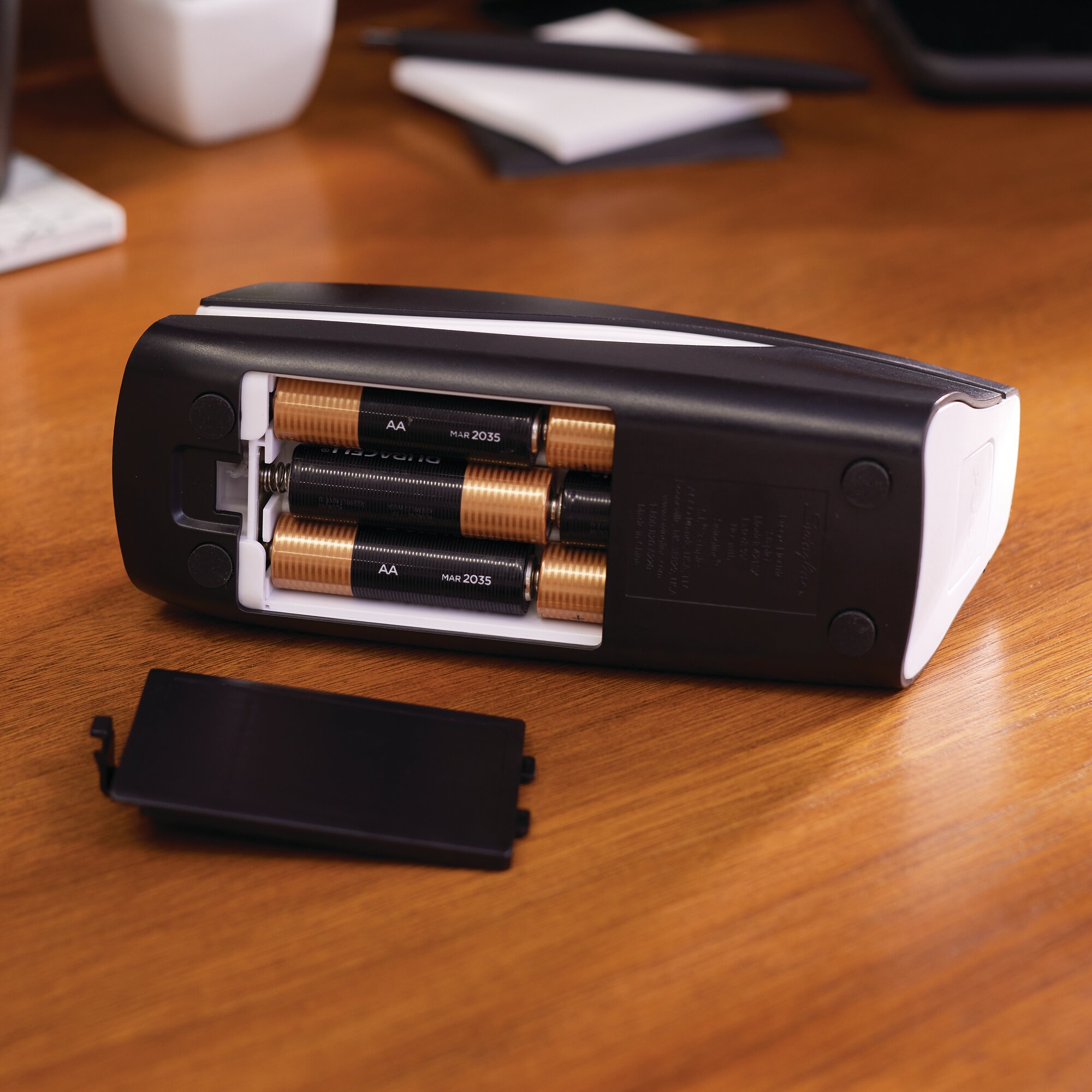 Swingline Breeze Automatic Stapler, Battery Powered, 20 Sheets, Black