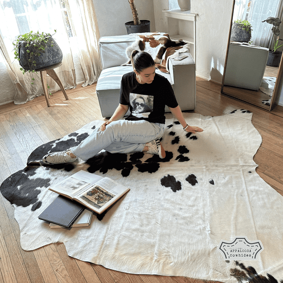 Light Tricolor Cowhide Rug, 5x7 ft, Genuine Leather, Natural Cowhide for Modern & Rustic Decor