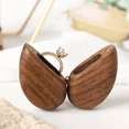 thumbnail image 4 of Caja Corazón Giratoria De Madera Nogal Para Anillos De Boda CAFE, 4 of 5
