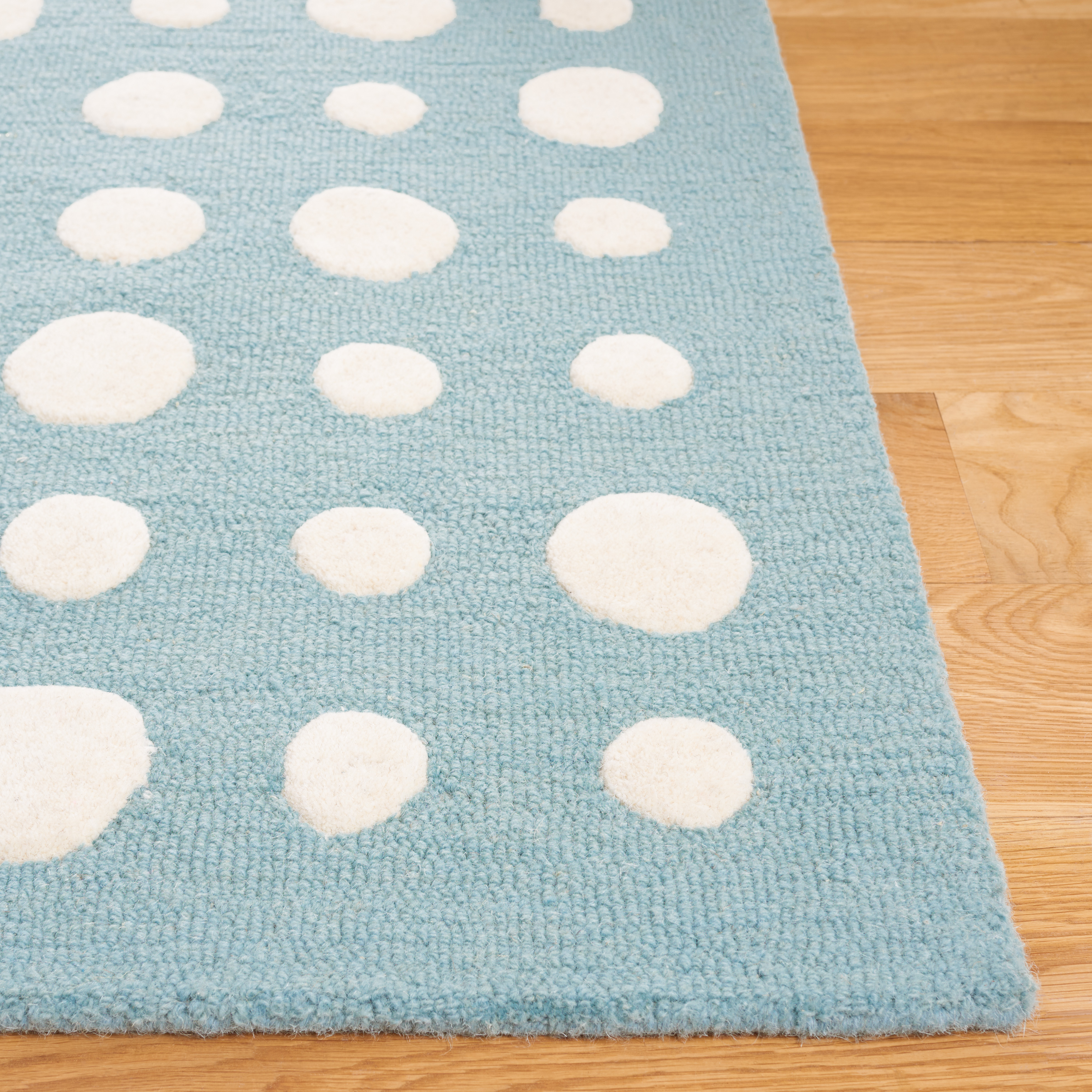 SAFAVIEH Kids Neutral Polka Dots Area Rug, Blue/Ivory, 5' x 5' Square