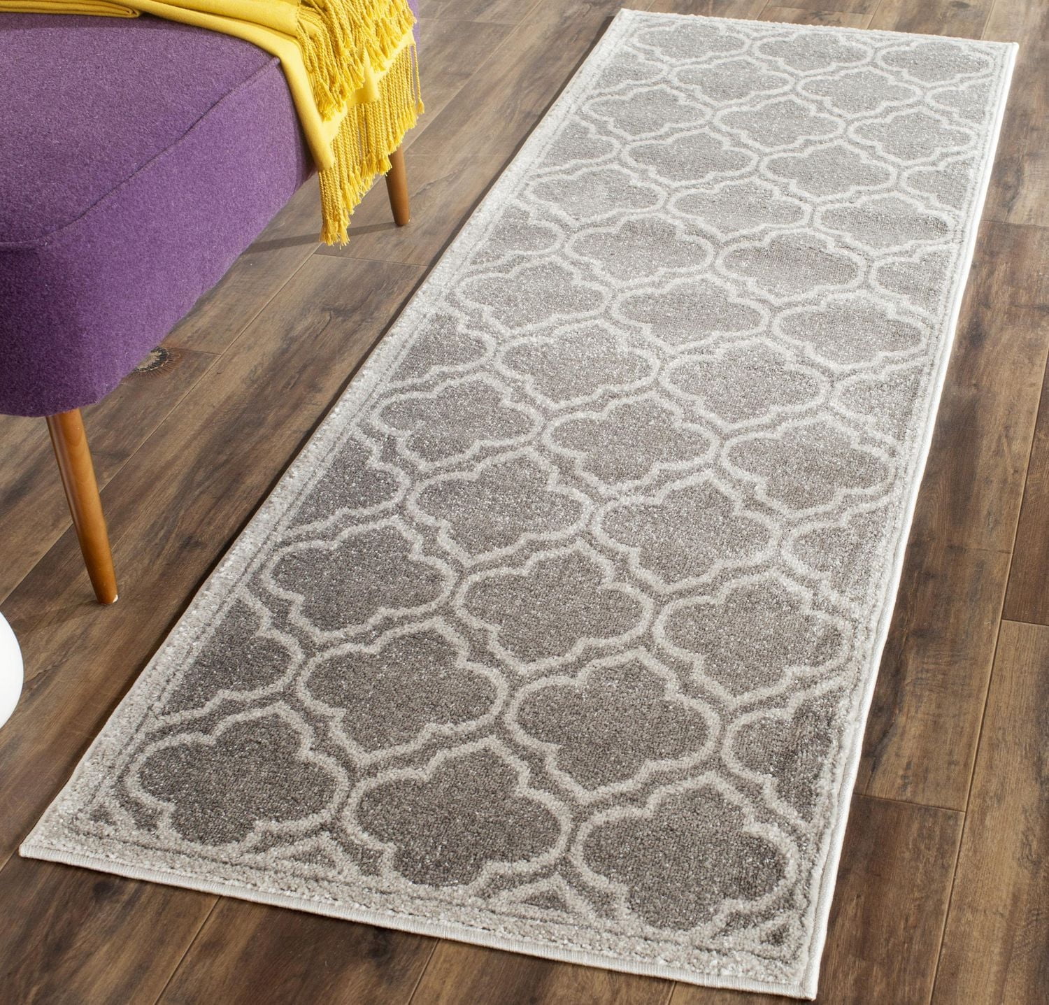 Safavieh Amherst Wilson Geometric Area Rug