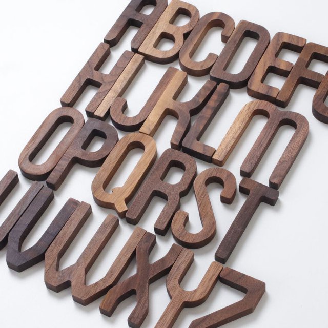 Letras de madera de nogal negro de 7,6 cm de alto ShuxiuWang 8390611622763
