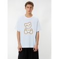 thumbnail image 1 of Camiseta informal con estampado de oso para hombre: cuello redondo, manga corta, estilo veraniego, lavable a máquina., 1 of 7