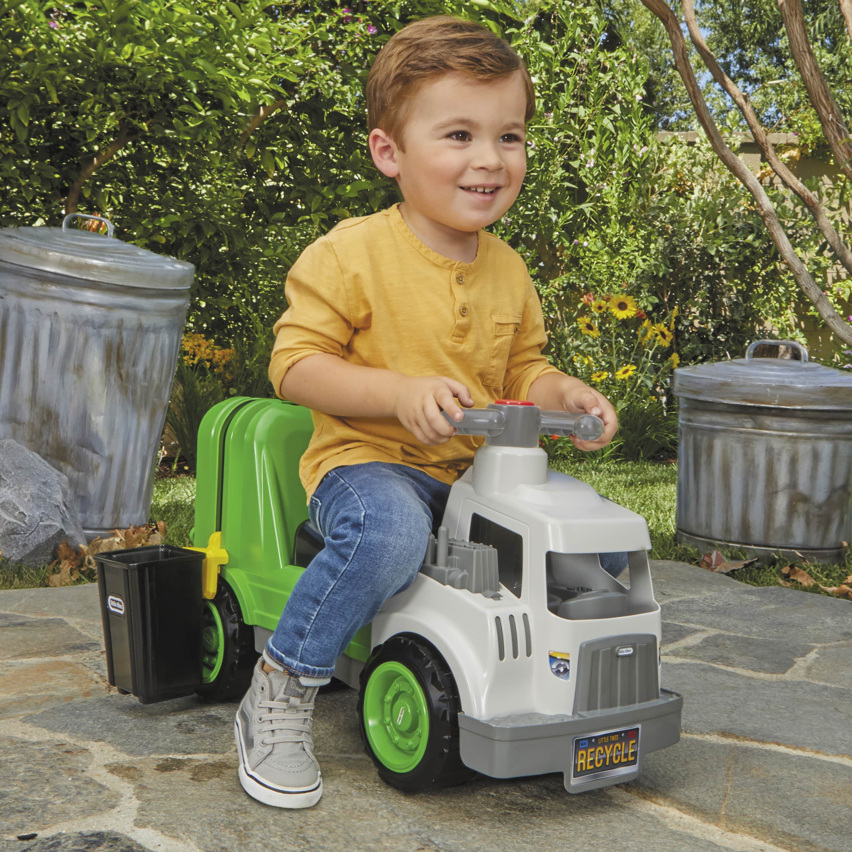 Little Tikes Dirt Diggers Garbage Truck Scoot Ride on with Working Horn, Trash Bin, Toddlers Ages 2 to 5 Years
