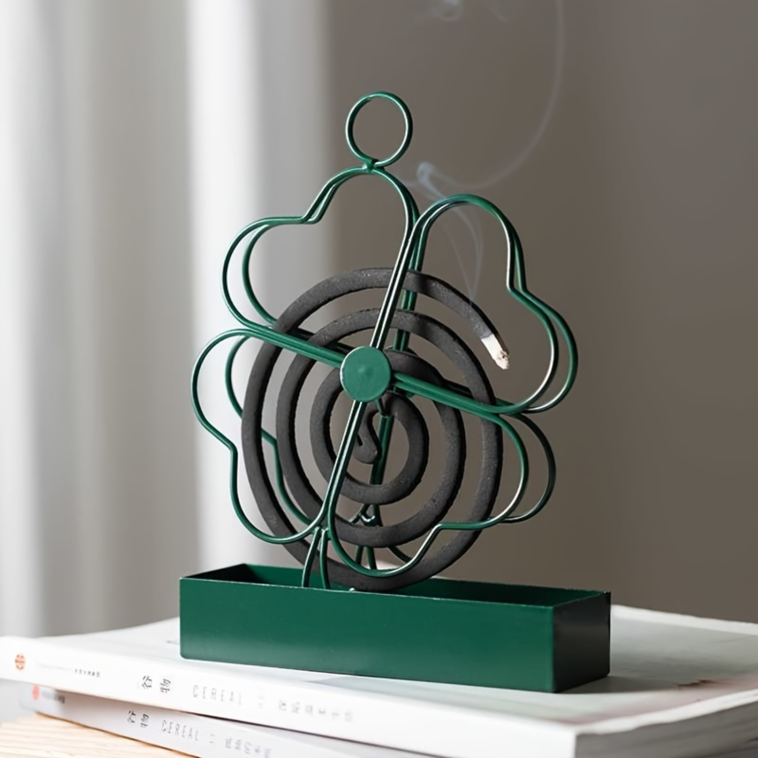 YIWUHOTXIAOHU Elegant Beautiful Fireproof Mosquito Repellent Incense Burner Holder - Ideal for Indoor Use  Convenient Tray for Effective Indoor Insect Control  No Electricity Needed -Chic