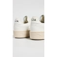 thumbnail image 3 of Zapatillas Veja V-90 para hombre, piel extra blanca, talla 9 EE. UU., 3 of 5