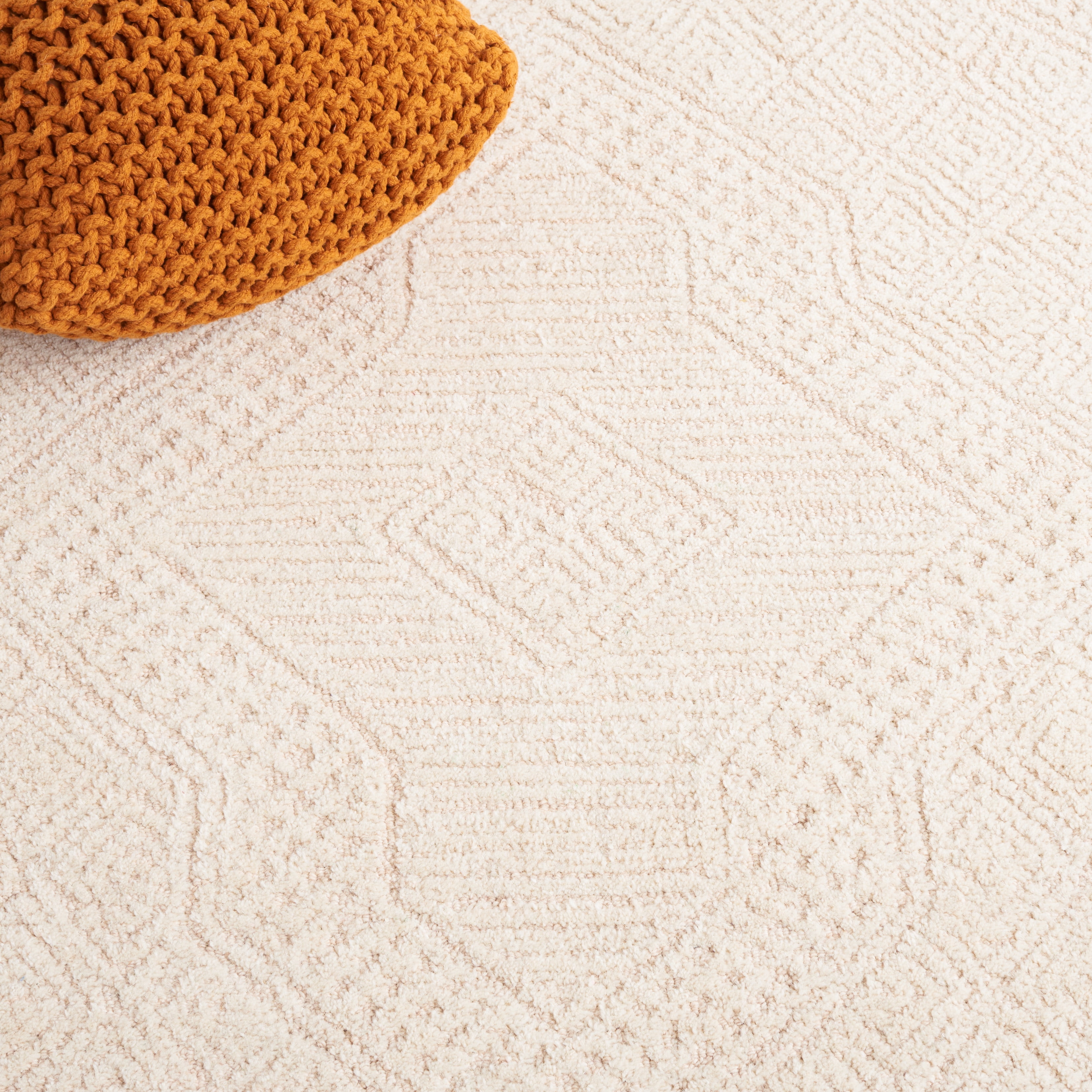 SAFAVIEH Textural Dimitri Geometric Area Rug, Beige/Blush, 6' x 6' Round