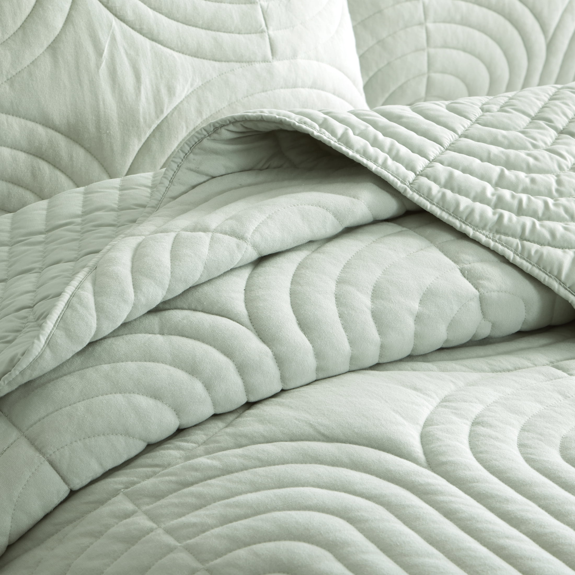 Beautiful by Drew Barrymore Geo Jersey Quilt, Green Sage, Full/Queen, Adult/Teen