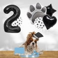 thumbnail image 3 of Set de globos con estampado de patas de mascota en blanco y negro, 3 of 4