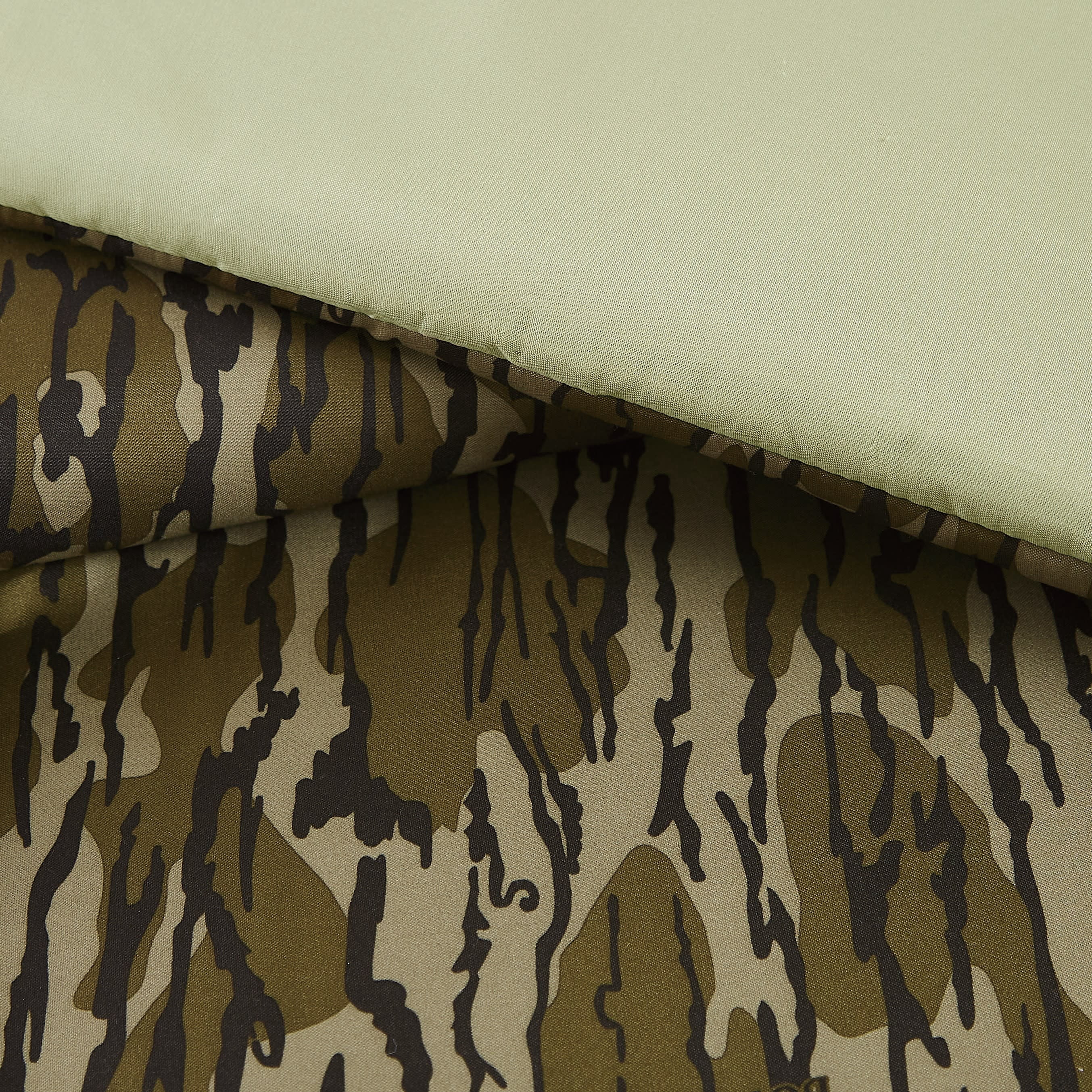 Mossy Oak® Bottomland® Microfiber Camouflage King Comforter Adult Bedding for Hunting Lodge or Cabin