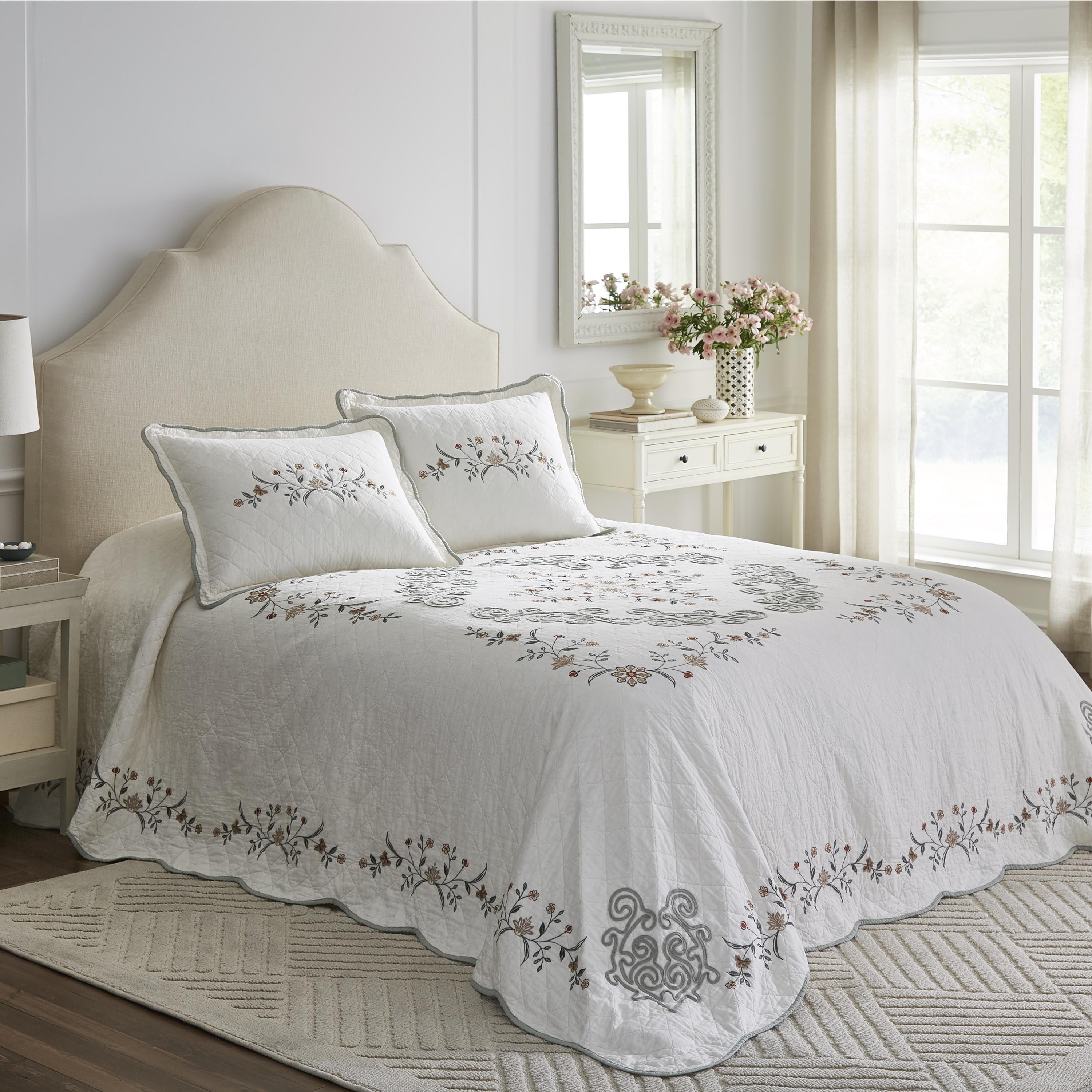 Nostalgia Home Ashmont Queen Ivory Bedspread