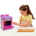 thumbnail image 2 of Horno para hornear COOKEEZ MAKERY Cinnamon Treats con juguete de peluche, 2 of 7