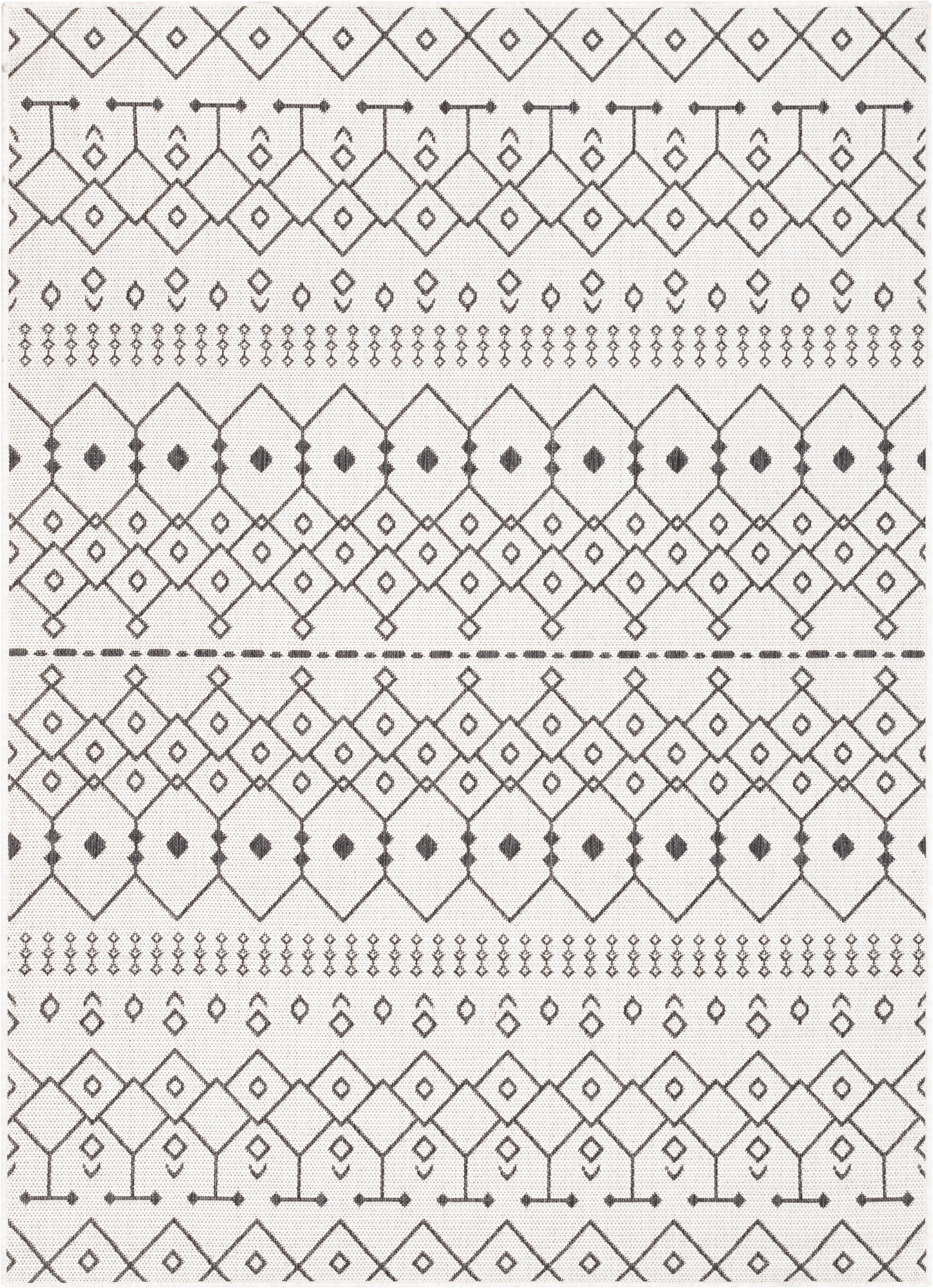 Well Woven 5' x 7' Light Gray Outdoor Rug