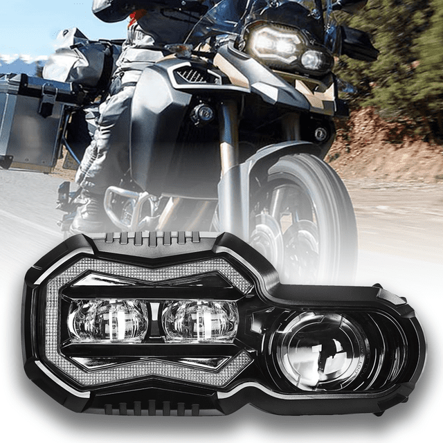faro led moto stockrider f 800gs f 700gs f 650gs f 800r full led f1703-12601bk Vista frontal centrada del faro LED negro con carcasa mate; DRL en forma de C con textura de rejilla, doble lente de proyector para haz alto, lente de proyector grande para luz de carretera y cuatro lentes de haz bajo en forma de D. Resistente al agua IP67, 110W total (DRL 20W + baja 60W + carretera 30W).