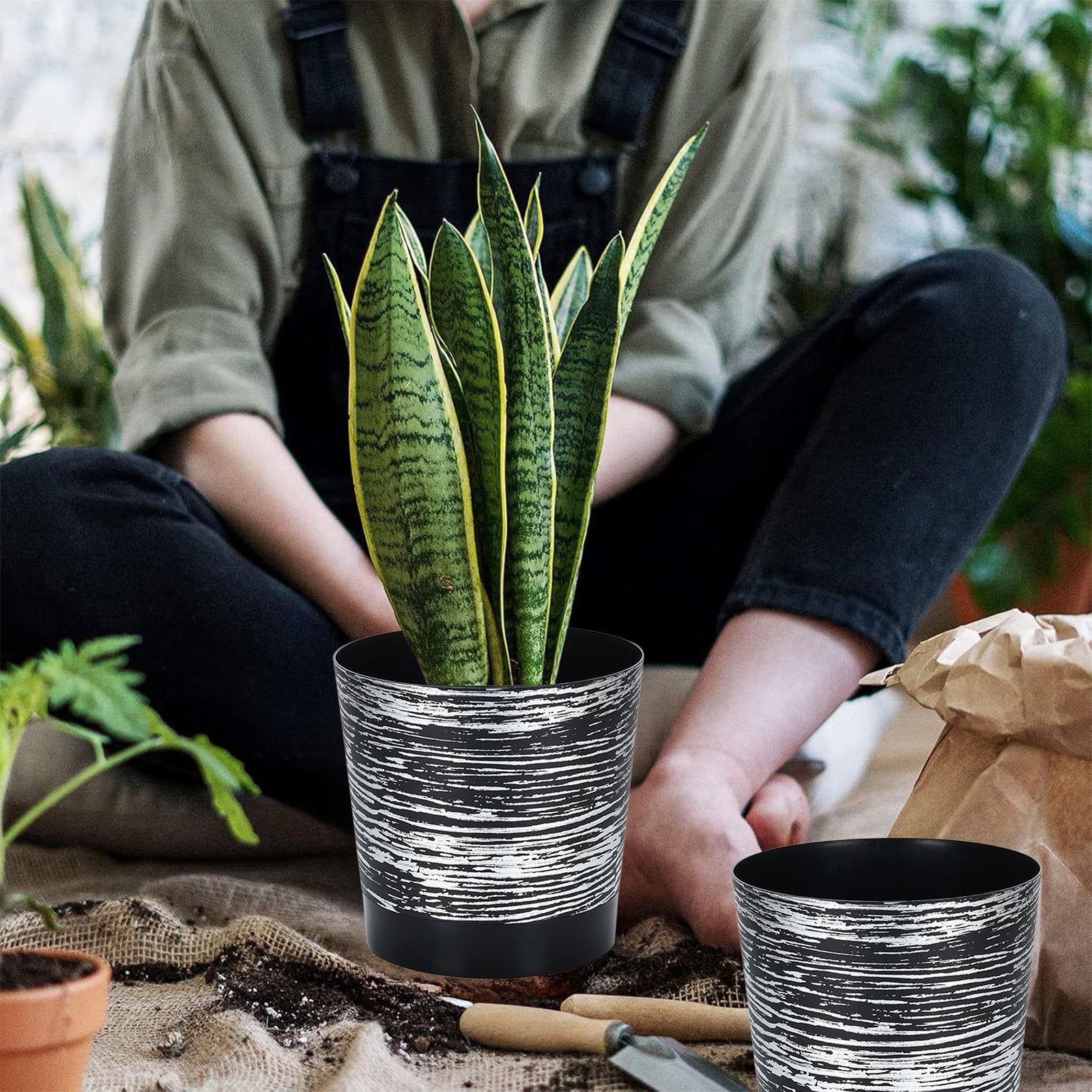 Self-Watering Plastic Flower Pot, Easy-Care Lazy Gardener Flower Pot with Water Reservoir Planter for Indoor and Outdoor Plants, Personalized Gardening Container for Roses and Houseplants