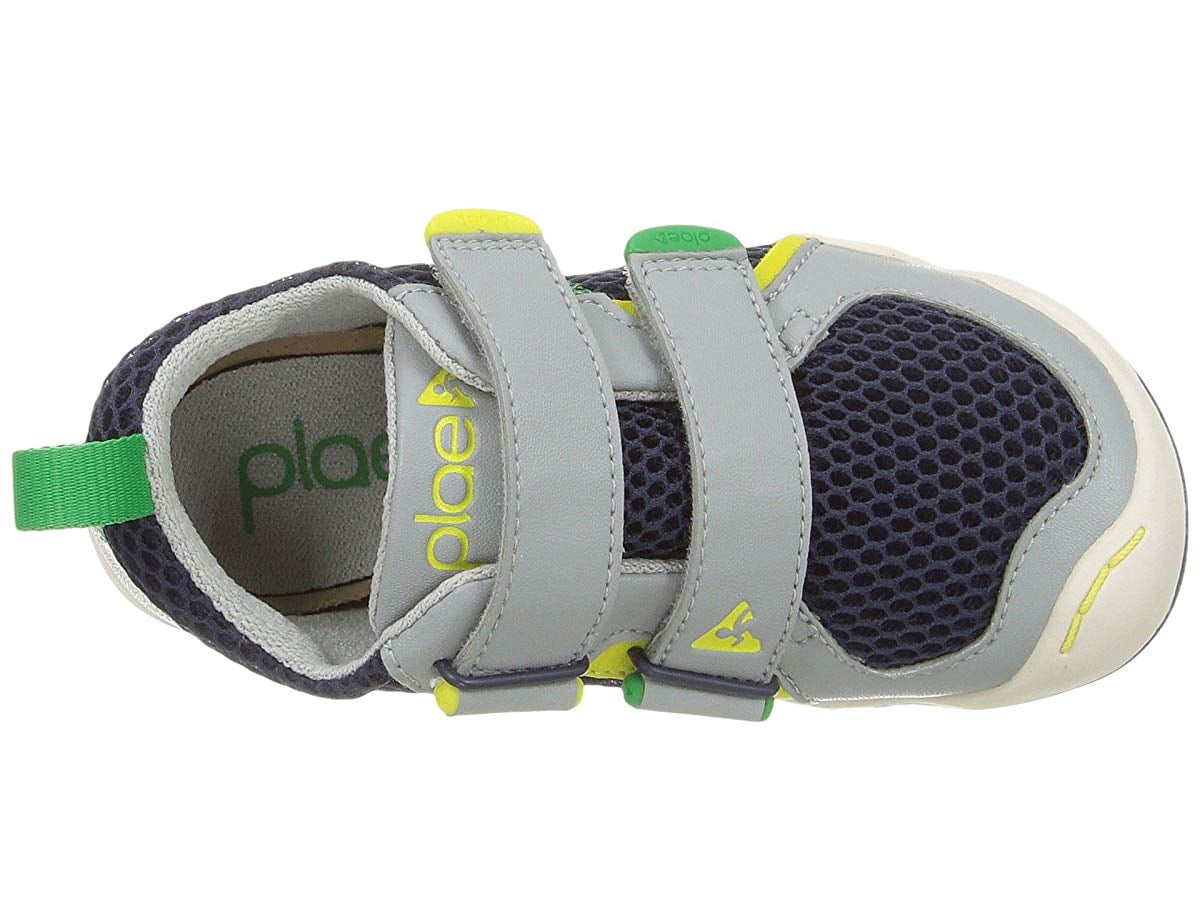plae tennis shoes