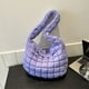 thumbnail image 4 of Bolso de hombro plisado de gran capacidad | Bolsa de axilas femenina | Bolso de moda ligero | Múltiples bolsillos | Diseño único de nubes | Accesorio versátil para viajes diarios | Estilo, 4 of 5