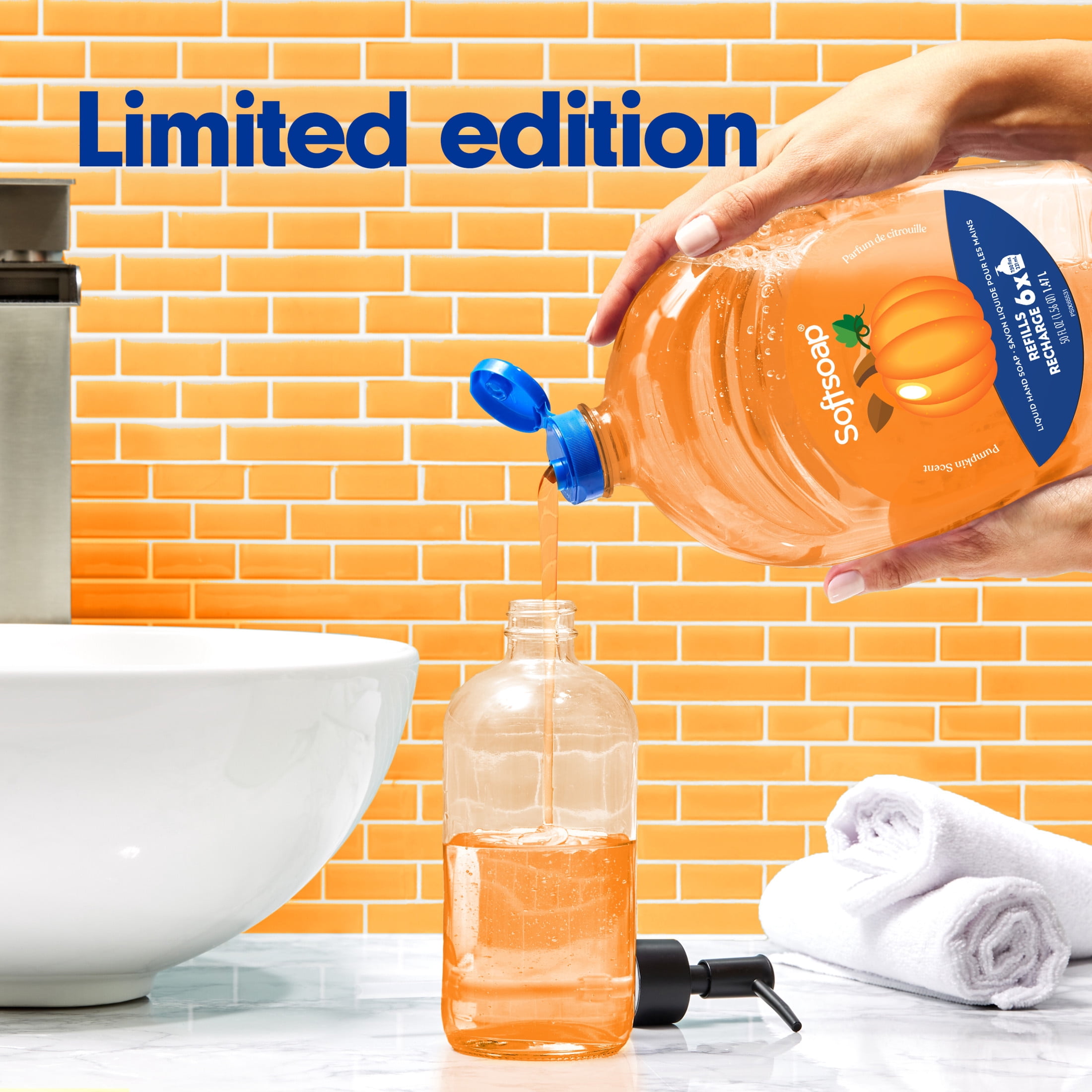 Softsoap Limited Edition Liquid Hand Soap, Kitchen or Bathroom Hand Soap, Pumpkin Scent, 50 fl oz Bottle