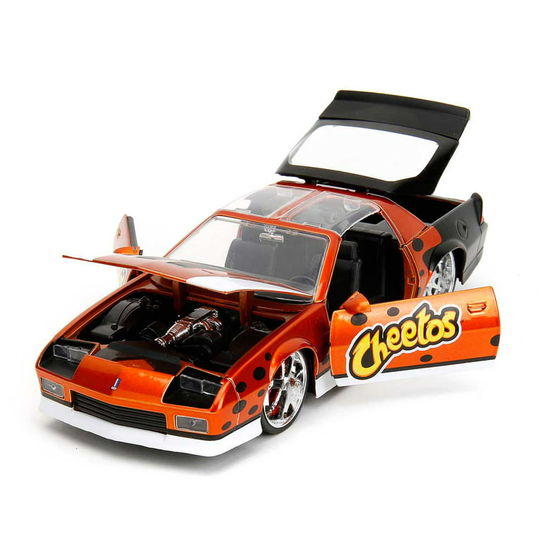 Jada Toys Hollywood Rides: Cheetos Chester Cheetah & 85 Camaro Z28 1/24  Scale 