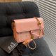 thumbnail image 2 of Bolso pequeño de moda 2025, nuevo estilo, bolso de hombro estilo occidental, bolso de mensajero, textura femenina, pequeño bolso cuadrado, bolso casual simple japonés y coreano., 2 of 5