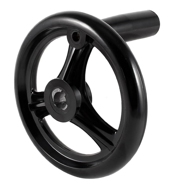 Unique Bargains Roue à Main Inclinable pour Table de Menuisier avec Entraînement par Courroie, Noire, en Plastique et Métal. Comprend un Diamètre de Roue de 125mm (4.9-inch), un Diamètre d'Alésage Central de 12mm (0.47-inch) et un Diamètre de Filetage M8. Comprend une Poignée Tournante Mesurant 22 x 80mm (0.87 x 3.15 Pouces). Convient aux machines et Outils Industriels comme les machines à Meuler, les Tours et les Meuleuses. L'