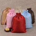 thumbnail image 3 of Bolsa de lino de arpillera con cordón, embalaje de joyería, almacenamiento de dulces de boda, fiesta de Navidad, logotipo personalizable, 100 unidades, 3 of 4