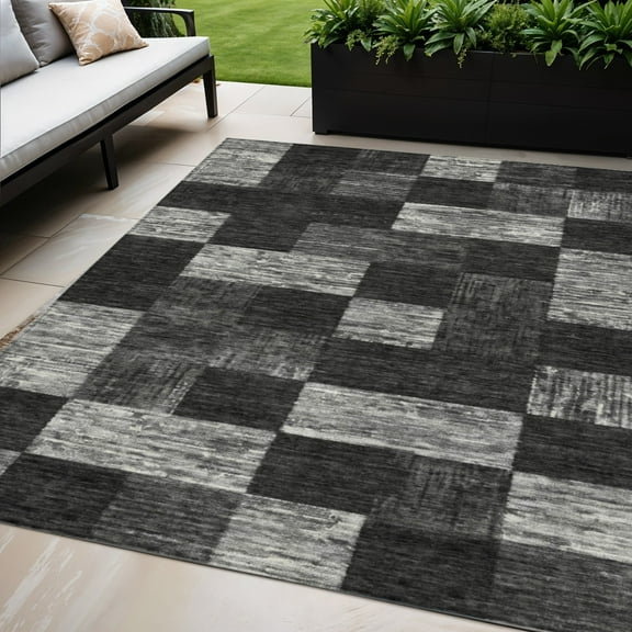 HomeRoots 604852 5 x 8 ft. Black & Gray Geometric Washable Indoor & Outdoor Rectangle Area Rug