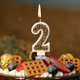 thumbnail image 5 of Candela de cumpleaños con número de macaron dorado • Topper de pastel de cera dorada metálica • Decoración de fiesta de lujo con diseño de cuentas perladas • Candela dorada de un solo dígito 9x6 cm, 5 of 6