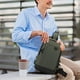 thumbnail image 4 of Bolso bandolera de poliéster impermeable de gran capacidad para hombre y mujer, bolso de hombro para viaje, organizador multicompartimento, bolso ligero para uso informal, negocios y ocio., 4 of 5