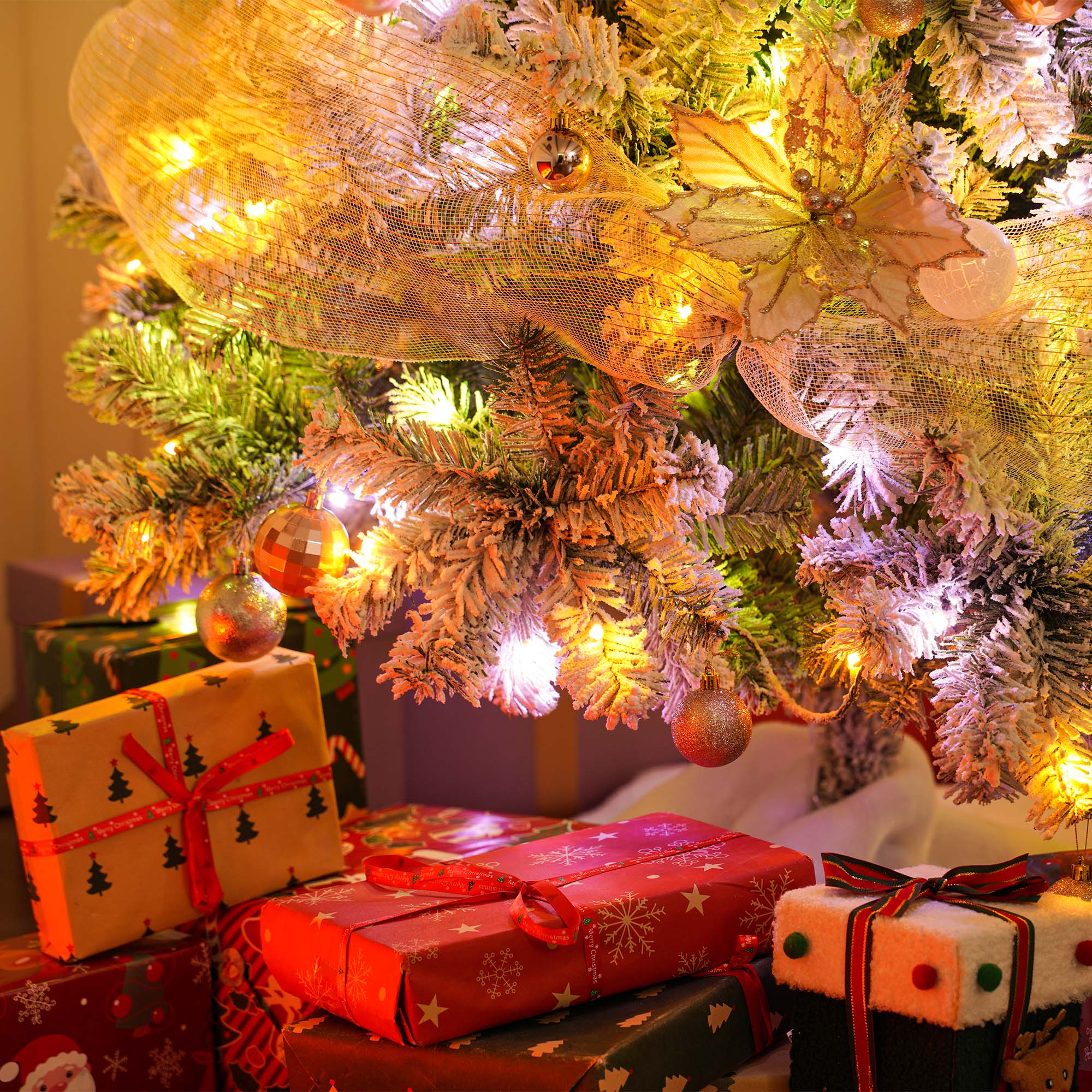 Yexmas 6ft Snow-Flocked Pre-Lit Christmas Tree photo 2