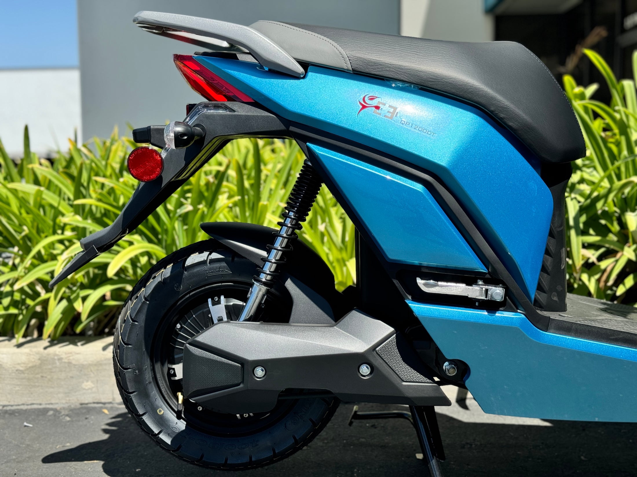 Lifan E3 Adult Electric Moped Scooter, 1200W Motor, 60V Lithium Battery
