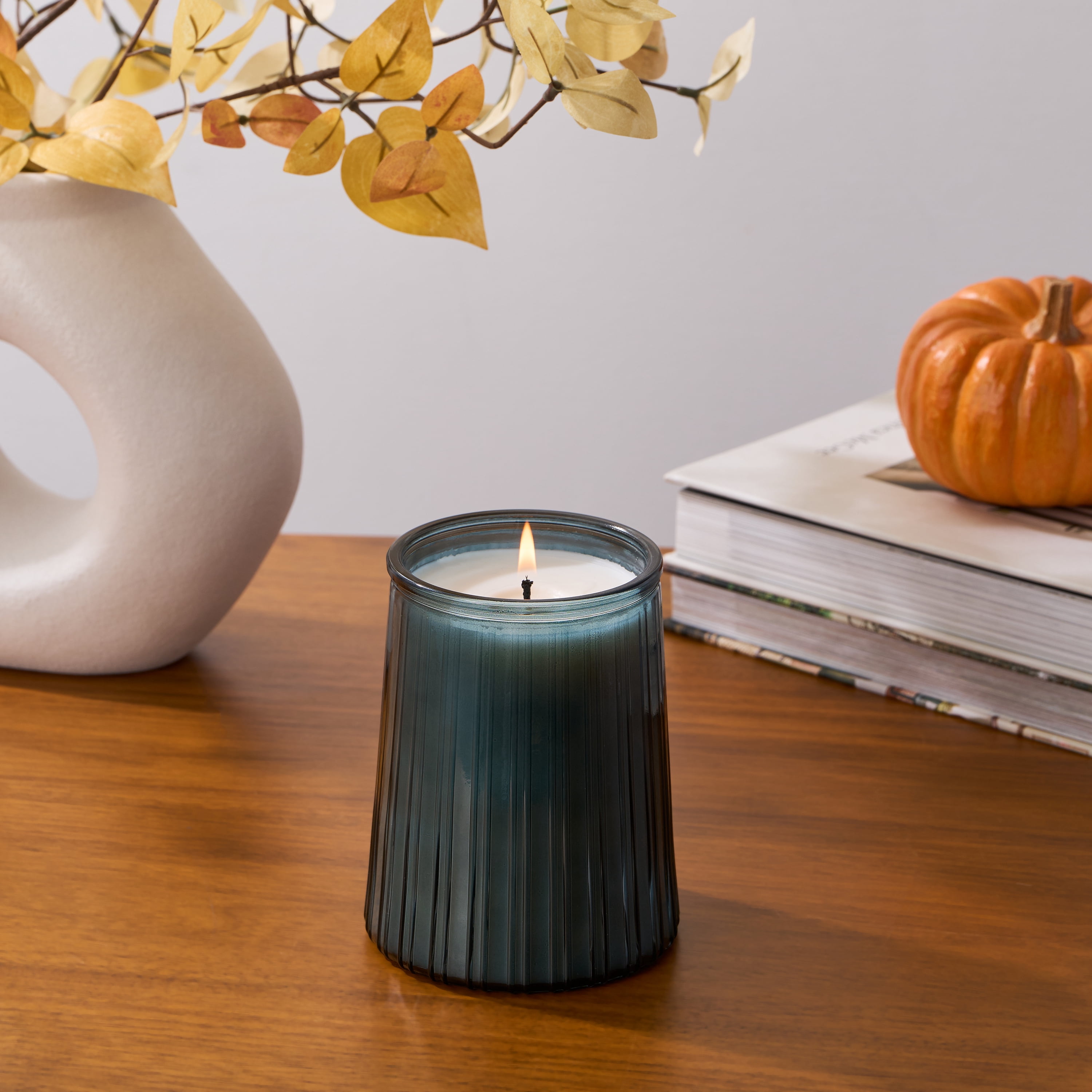 Better Homes & Gardens Oceanside Flannel Scented 1-Wick 16.1 oz Ribbed Jar Candle