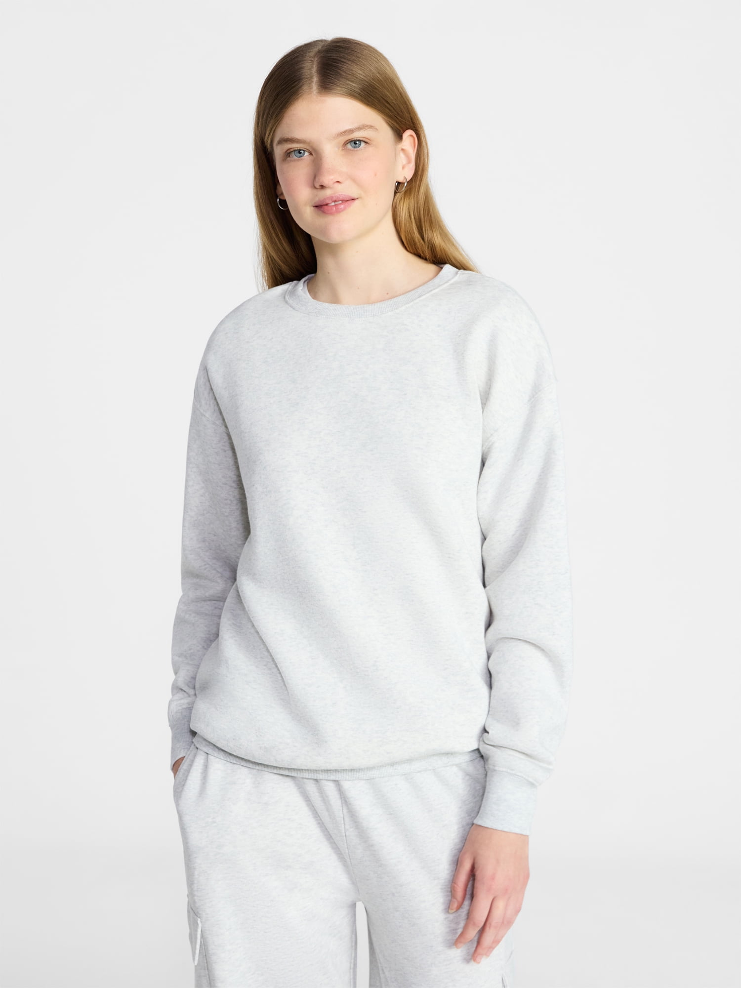 No Boundaries Oversized Fleece Sweatshirt with Long Sleeves, Women's Sizes XXS-4X