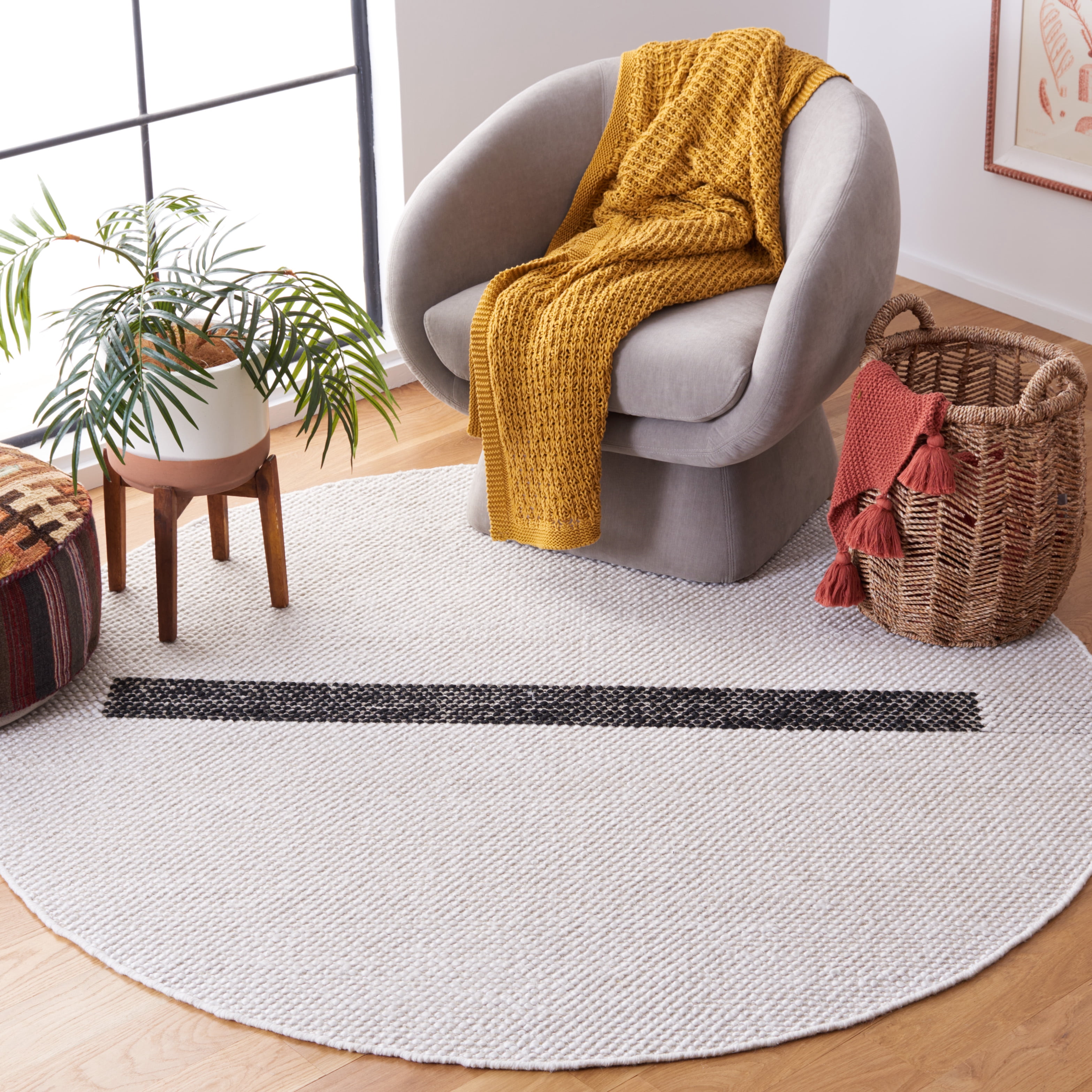 SAFAVIEH Natura Marina Striped Wool Area Rug, Ivory/Black, 6' x 6' Round