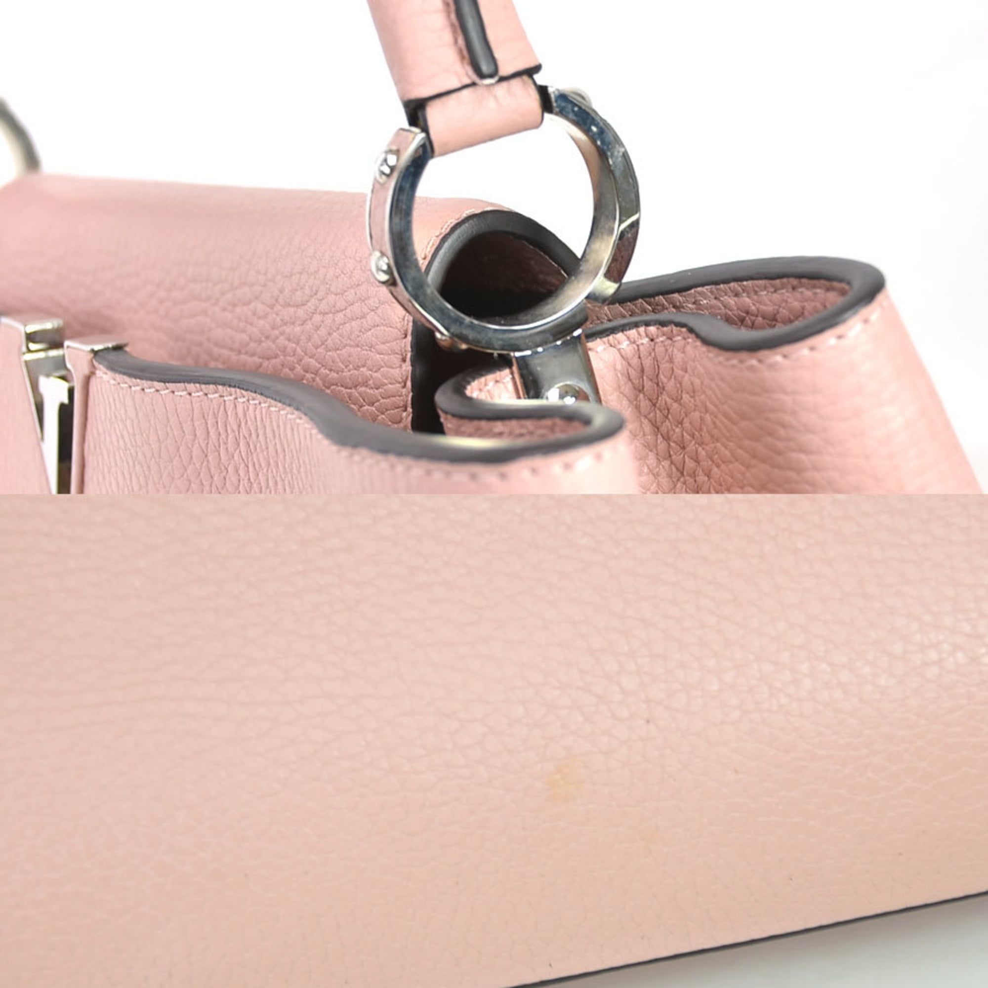 Capucines leather handbag Louis Vuitton Navy in Leather - 31220584
