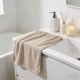 thumbnail image 4 of Toalla extragrande para baño, fabricada con fibras puras, más grande y ligera, de secado rápido, supersuave y absorbente., 4 of 6